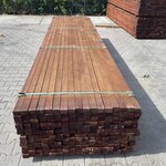 Ca. 102x Hardhouten Regels Geschaafd, 42x57mm, lengte 395cm